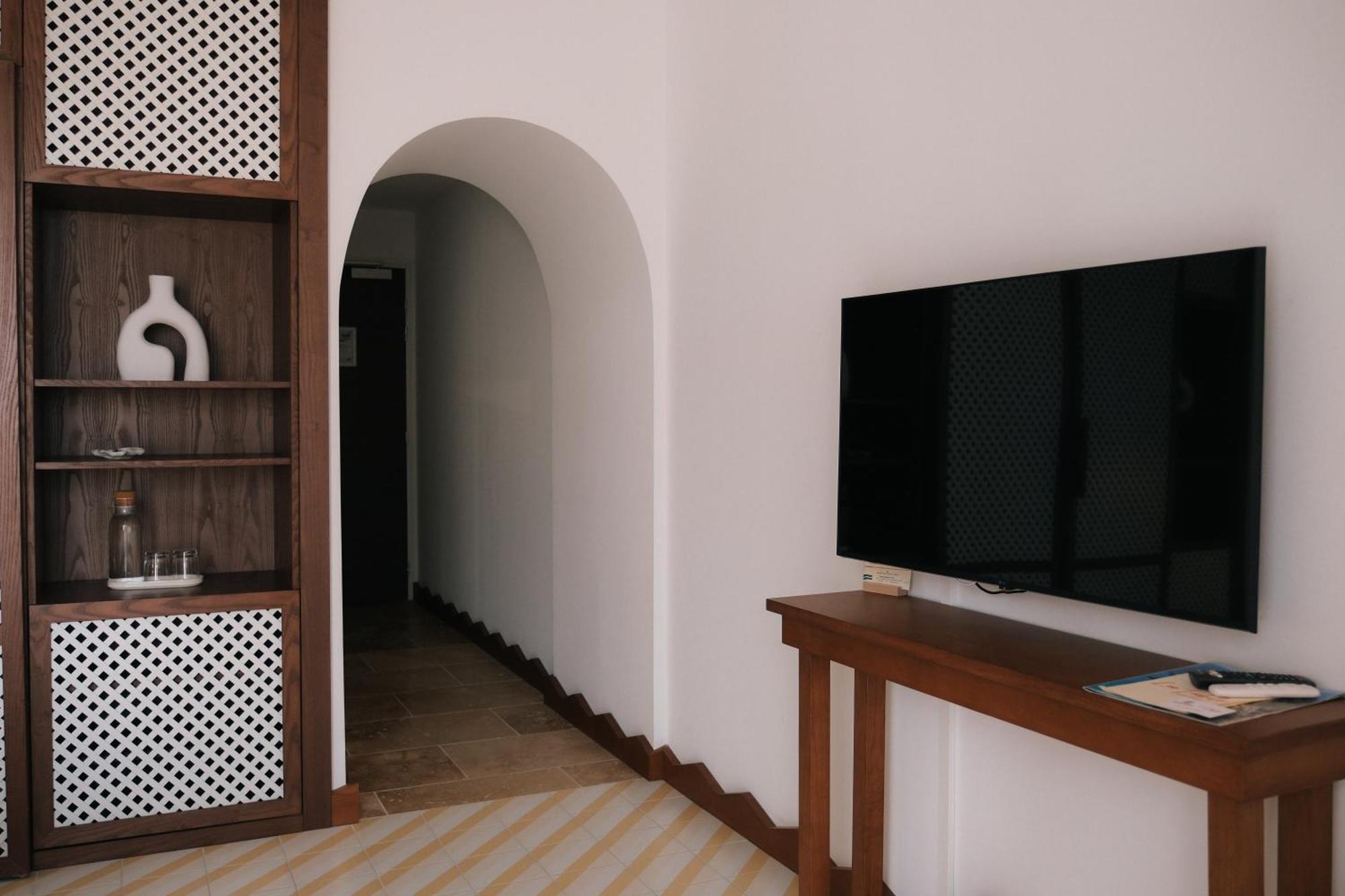 Boutique Hotel Responsable Et Restaurant Basgi Basgi Saint-Florent  Rom bilde